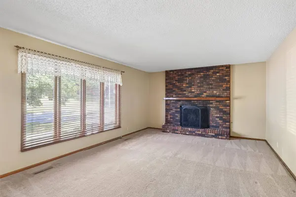 1546 W 4th Street, Pella, IA 50219