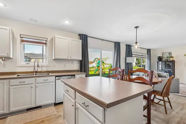 5952 NW 50th Street, Johnston, IA 50131