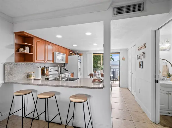 5089 W 12th Ln #D-5, Hialeah, FL 33012