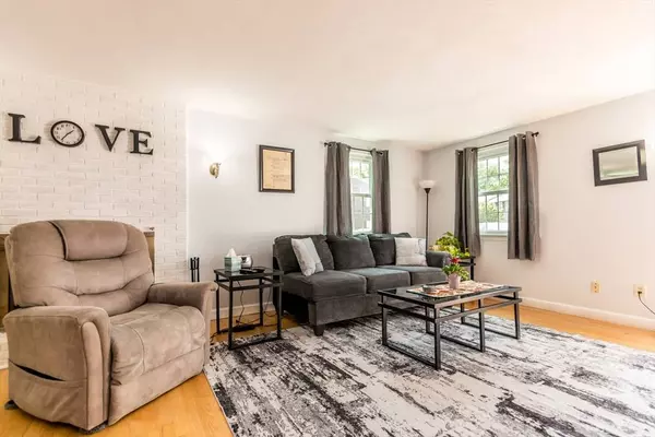 66 Captain Cook Ln #66, Barnstable, MA 02632