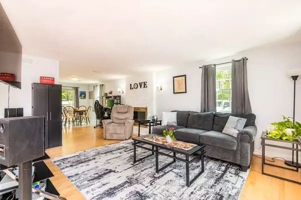 66 Captain Cook Ln #66, Barnstable, MA 02632