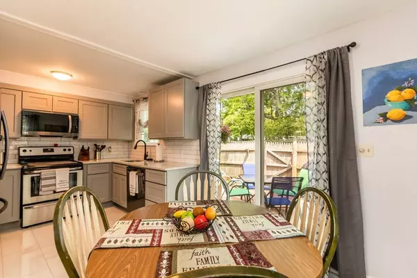 66 Captain Cook Ln #66, Barnstable, MA 02632