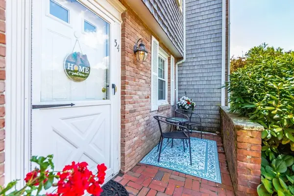 54 Captain Cook Ln #54, Barnstable, MA 02601