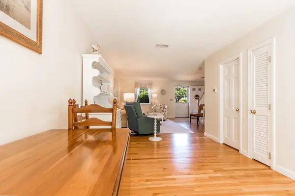 54 Captain Cook Ln #54, Barnstable, MA 02601