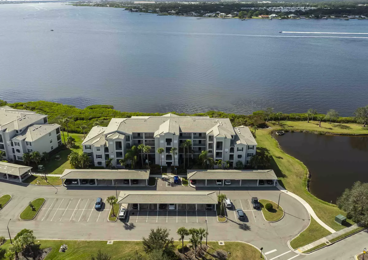 Bradenton, FL 34208-1377,1030 Tidewater Shores Loop #105