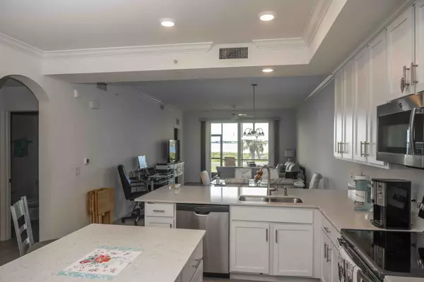 Bradenton, FL 34208-1377,1030 Tidewater Shores Loop #105