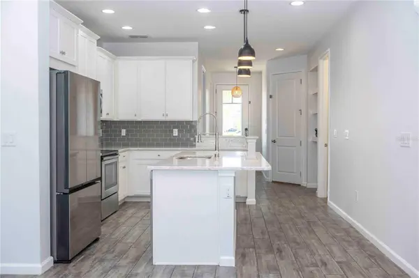 11737 BROOKSIDE DR, Bradenton, FL 34211