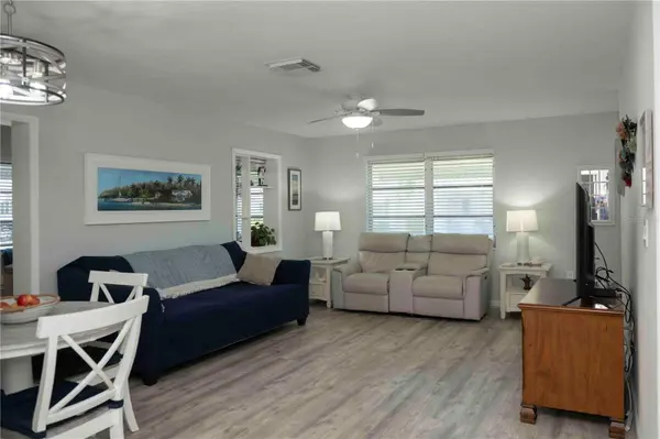 6061 CORAL WAY, Bradenton, FL 34207