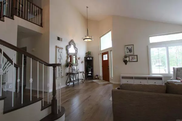 2056 White Birch DR, Vista, CA 92081