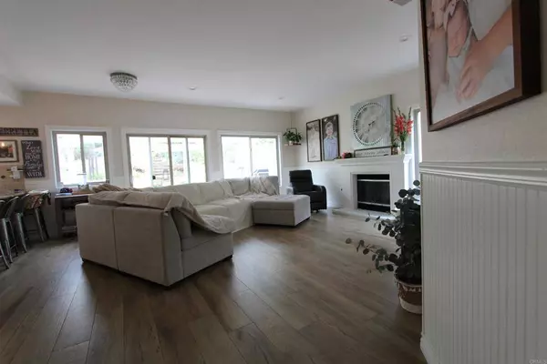 2056 White Birch DR, Vista, CA 92081