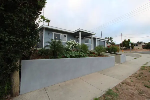 2839 Emerald DR, Oceanside, CA 92056