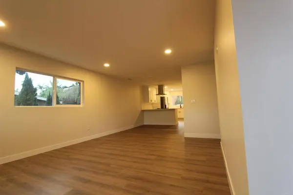 2839 Emerald DR, Oceanside, CA 92056