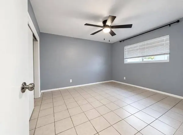 609 Spires ST, Vista, CA 92083