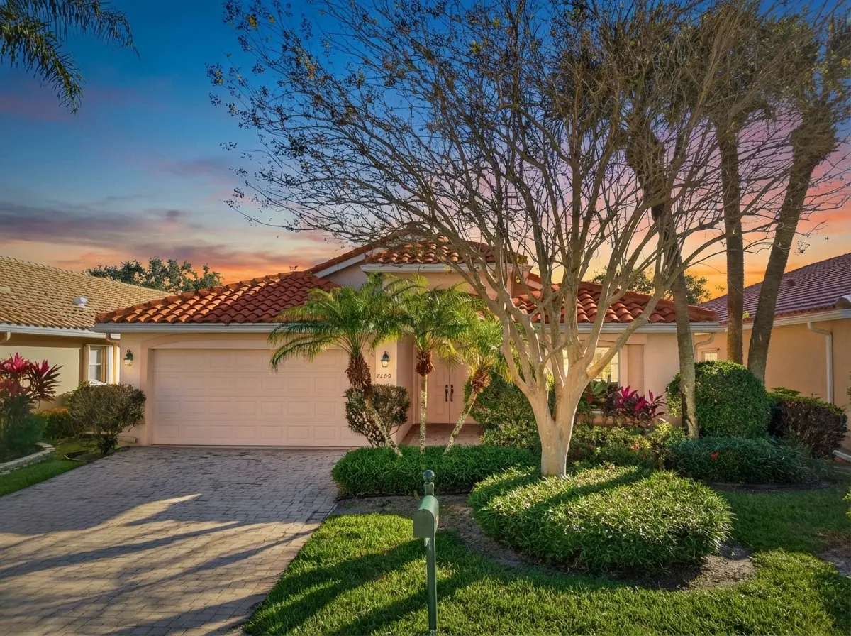 7120 Lombardy St, Boynton Beach, FL 33472-7350