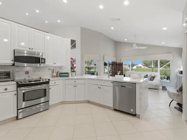 7170 Falls Rd E, Boynton Beach, FL 33437-6329