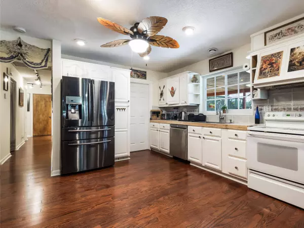 718 SW 27th PL, Boynton Beach, FL 33435