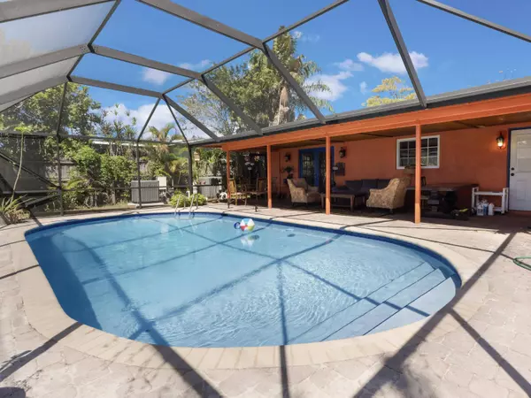 718 SW 27th PL, Boynton Beach, FL 33435