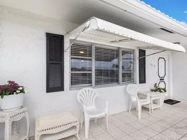1317 SW 18th ST, Boynton Beach, FL 33426