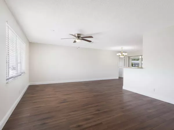 1317 SW 18th ST, Boynton Beach, FL 33426