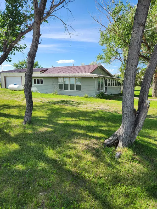 313 S Teigen Ave, Winnett, MT 59087
