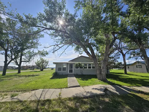 313 S Teigen Ave, Winnett, MT 59087