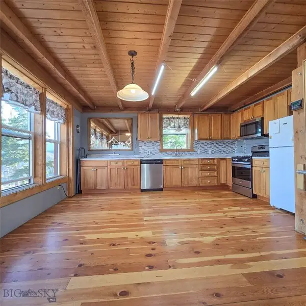 210 Friend Spring RD, Whitehall, MT 59759
