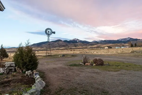 46 Tuke LN, Sheridan, MT 59749