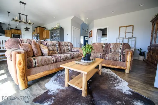 319 Morrison LN, Dillon, MT 59725