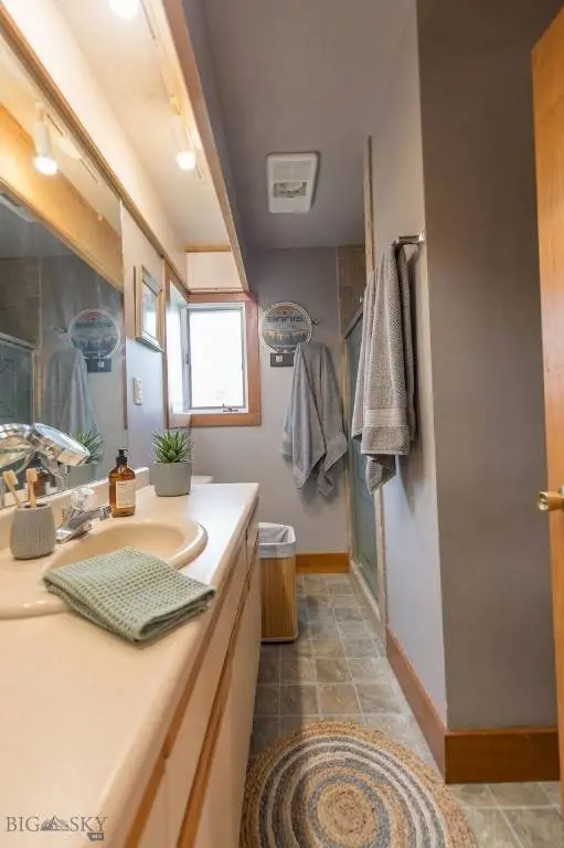 1 Carkeek LN, Cameron, MT 59720