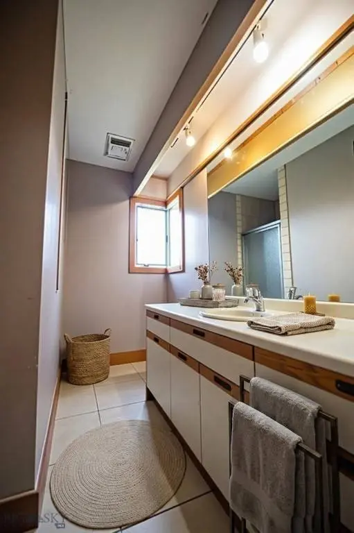 1 Carkeek LN, Cameron, MT 59720