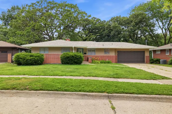 4206 43rd Street, Des Moines, IA 50310