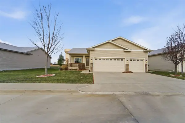 5660 Prairie Grass Drive, Johnston, IA 50131