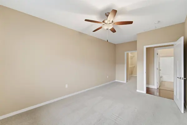 5660 Prairie Grass Drive, Johnston, IA 50131