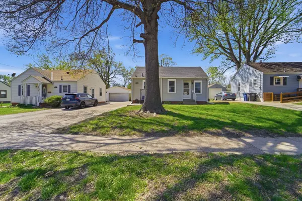 3914 E 8th Street, Des Moines, IA 50316