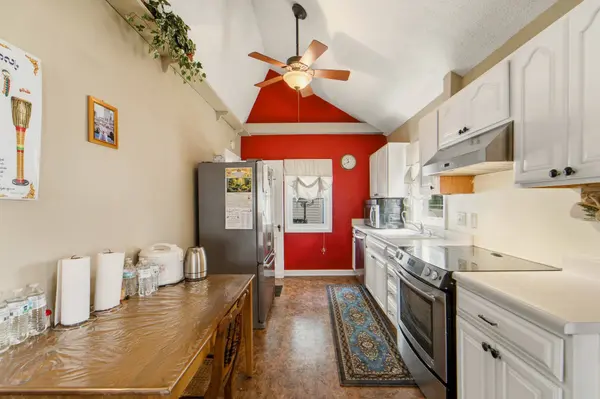 3910 E 8th Street, Des Moines, IA 50316