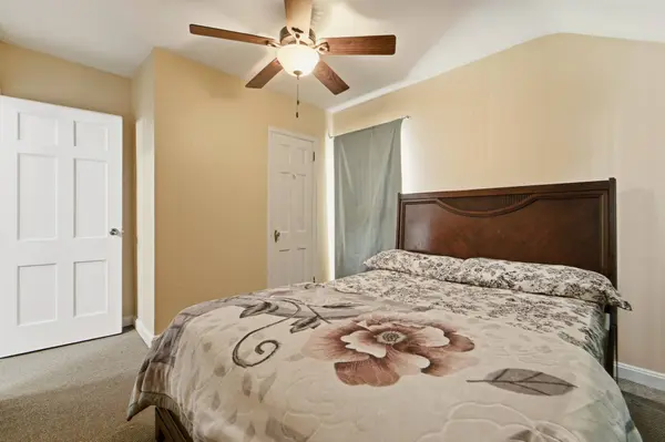 3910 E 8th Street, Des Moines, IA 50316