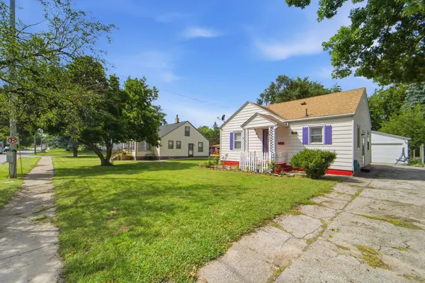3910 E 8th Street, Des Moines, IA 50316