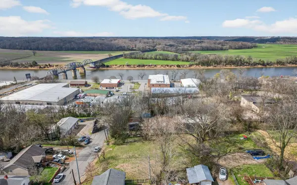 65 W Washington St, Clarksville, TN 37040