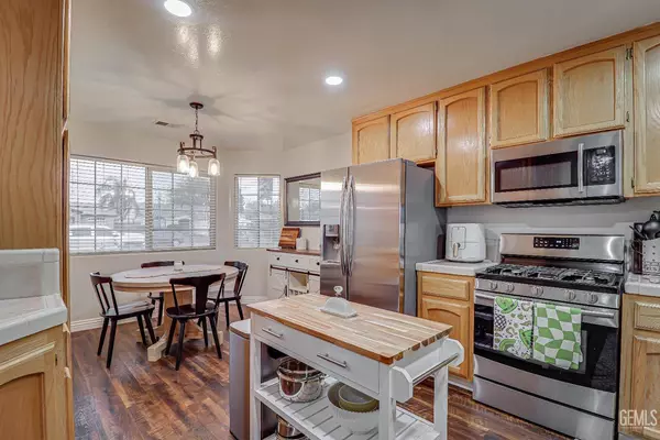 9514 Bloomsbury Court, Bakersfield, CA 93312