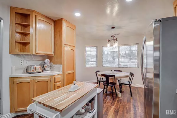 9514 Bloomsbury Court, Bakersfield, CA 93312