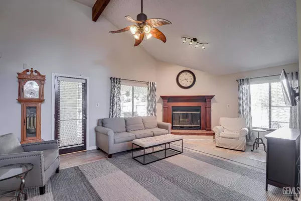 9604 Lea Oak Road, Bakersfield, CA 93311