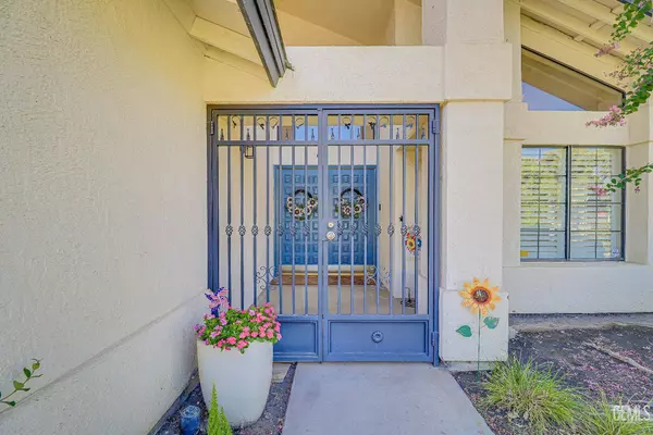 9604 Lea Oak Road, Bakersfield, CA 93311