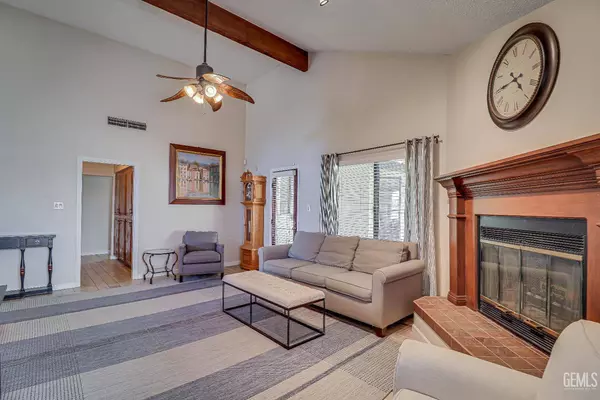 9604 Lea Oak Road, Bakersfield, CA 93311