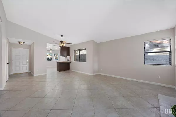 9909 Cimarron Trails Drive, Bakersfield, CA 93311