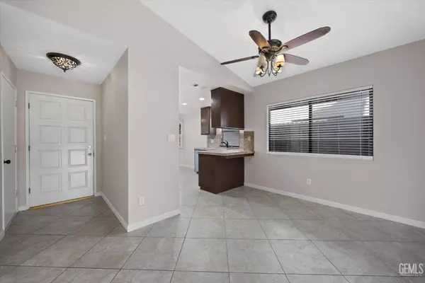 9909 Cimarron Trails Drive, Bakersfield, CA 93311