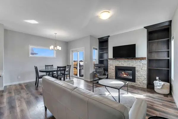 2132 Ravensdun CRES SE, Airdrie, AB T4A 3K3