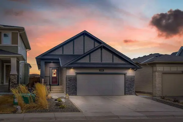 2132 Ravensdun CRES SE, Airdrie, AB T4A 3K3