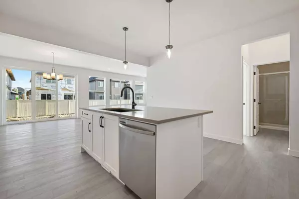 508 Baywater MNR SW, Airdrie, AB T4B 0A7