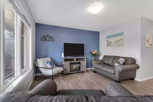 215 Windford CRES SW, Airdrie, AB T4B 5E5