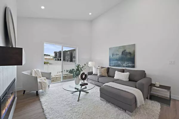 13 Bayview Mews SW, Airdrie, AB T4B 5N8